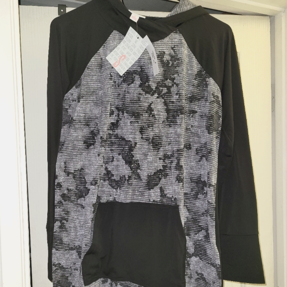 NWT, LuLaRoe S Amber: Black & Gray